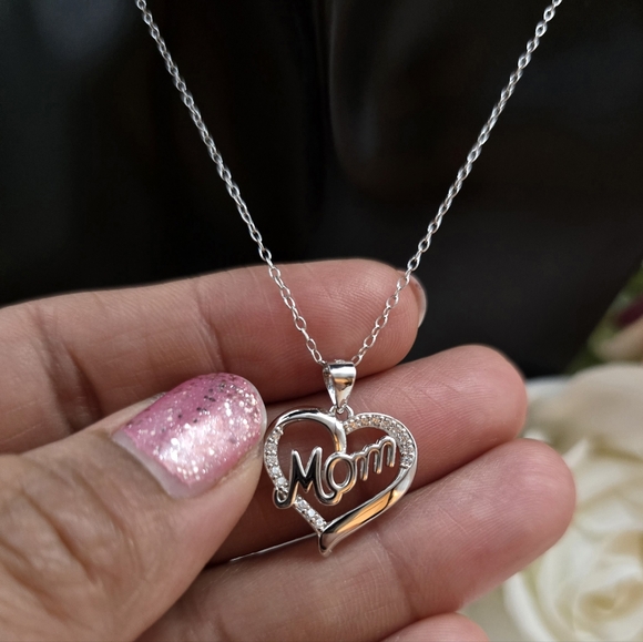 ♥️ MOM HEART STERLING SILVER NECKLACE - Picture 5 of 5
